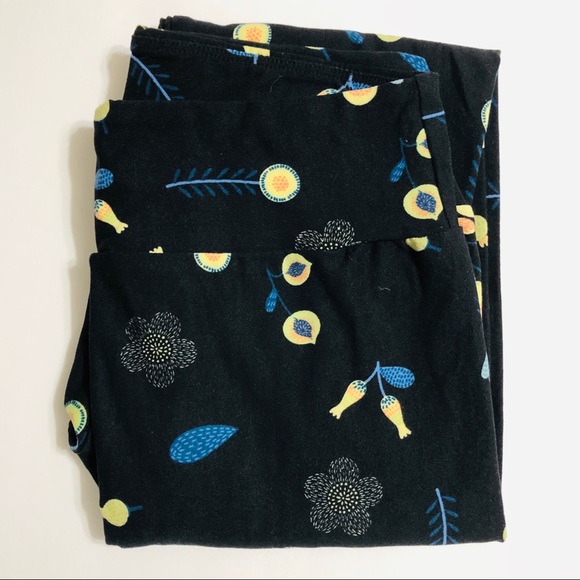 LuLaRoe Pants - LuLaRoe OS Black Floral Print Leggings LuLaRoe Pants - LuLaRoe OS Black Floral Print Leggings